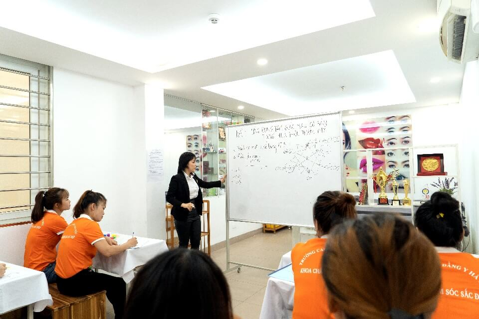 Đội ngũ giảng viên giàu kinh nghiệm, giỏi chuyên môn