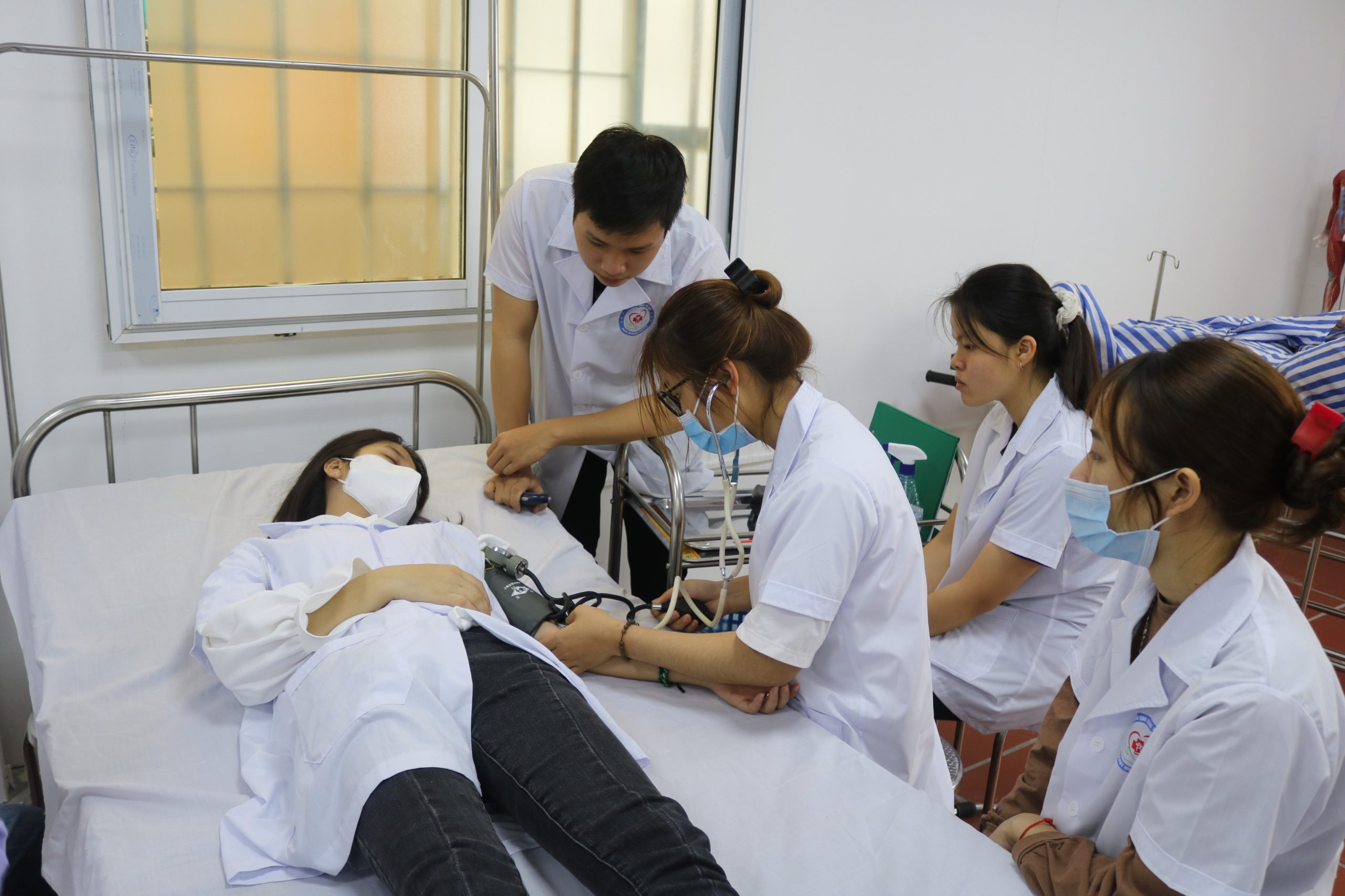 Sinh viên Điều dưỡng được thực hành thường xuyên tại HMC