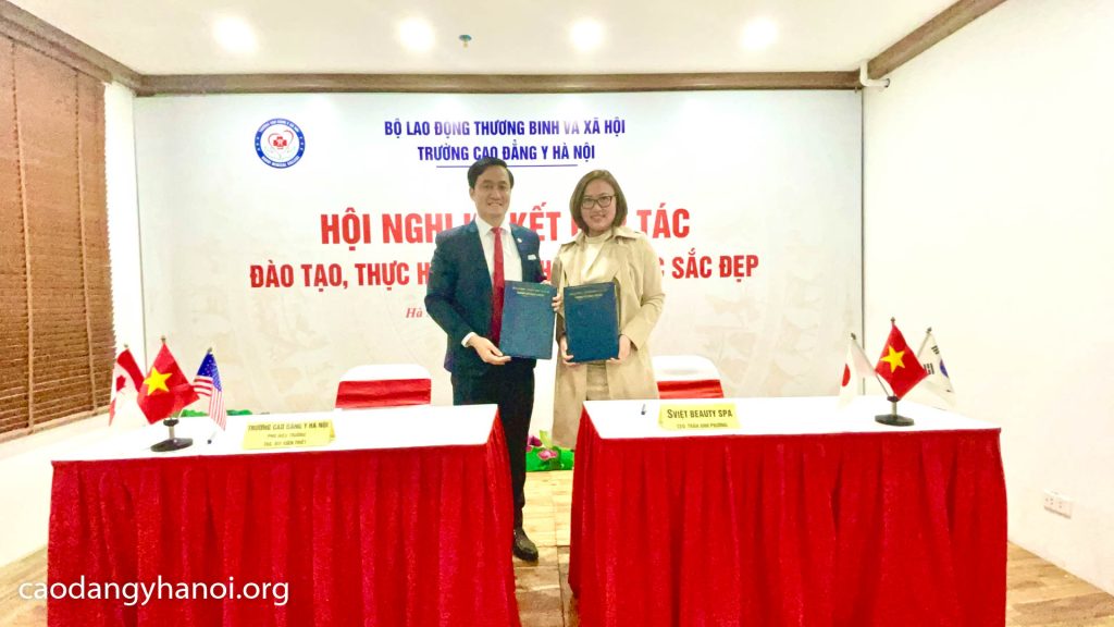 CAO ĐẲNG Y HÀ NỘI KÝ KẾT HỢP TÁC CÙNG DOAN NGHIỆP