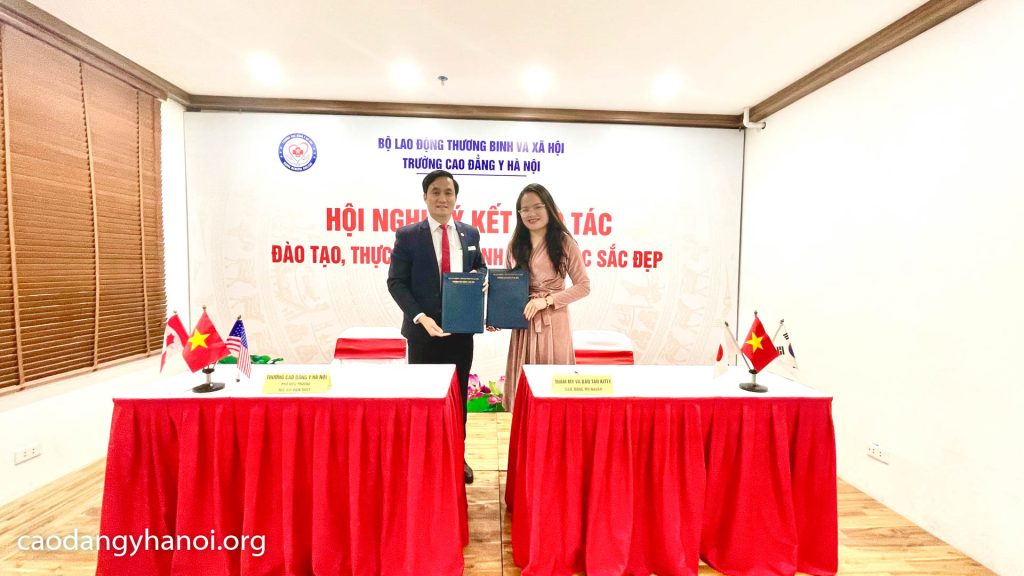 ký kết hợp tác cao đẳng y hà nội