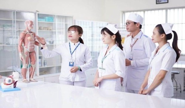 Điều dưỡng viên chuyên nghiệp