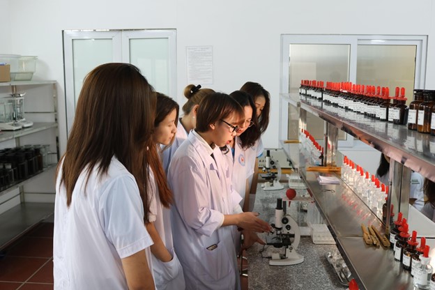 Dược sĩ cần nắm vững những kiến thức về dụng cụ y tế thông thường