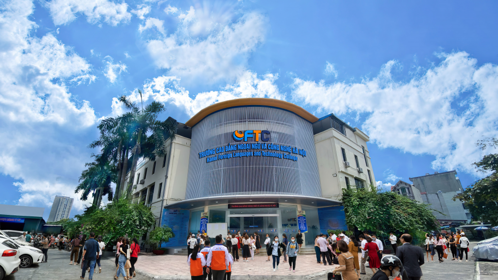 Cao đẳng Ngoại ngữ và Công nghệ Hà Nội
