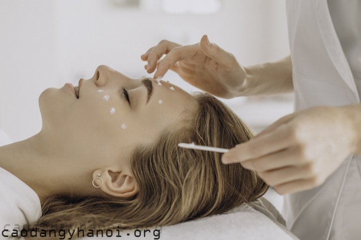 Ngành chăm sóc sắc đẹp là gì