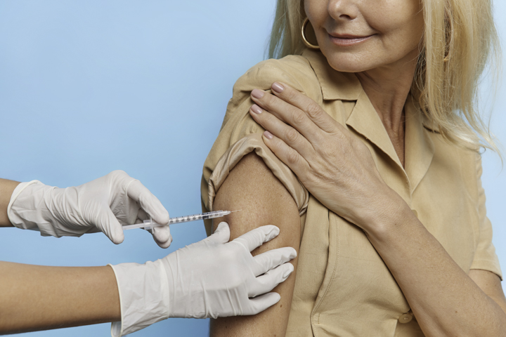 Công việc tiêm trích của điều dưỡng viên