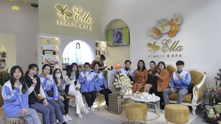 Sinh viên HMC ngành Chăm sóc sắc đẹp đến thực tập tại cơ sở Ella Academy & Spa