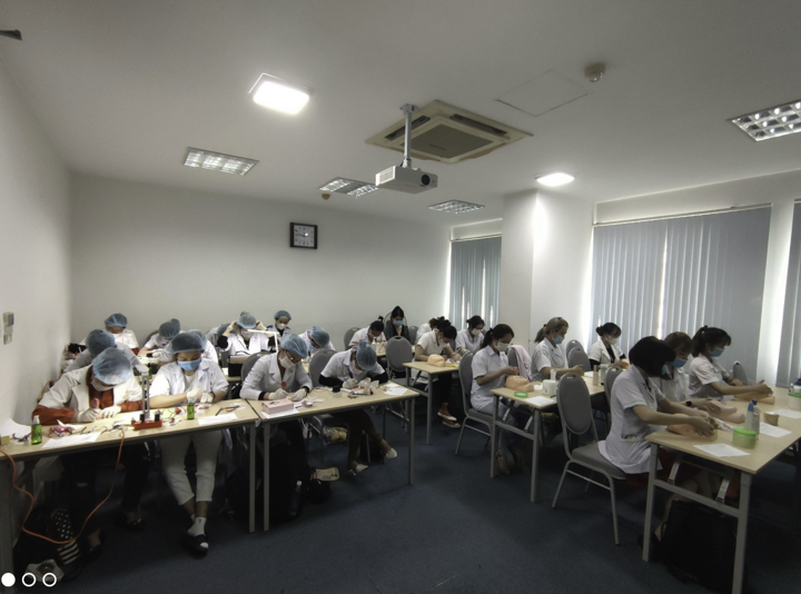 Đặc quyền của sinh viên ngành Chăm sóc sắc đẹp là được thực hành từ rất sớm