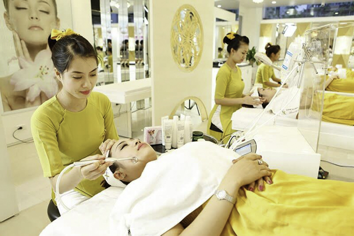 Để trở thành chuyên gia làm đẹp cần phải có sự sáng tạo và cập nhật xu hướng làm đẹp tốt