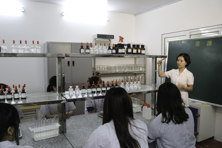 Học ngành Dược tại HMC được thực hành đan xen với lý thuyết