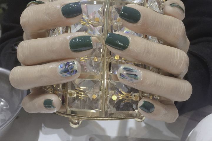 Mẫu nail khảm xà cừ tinh tế mà thời thượng