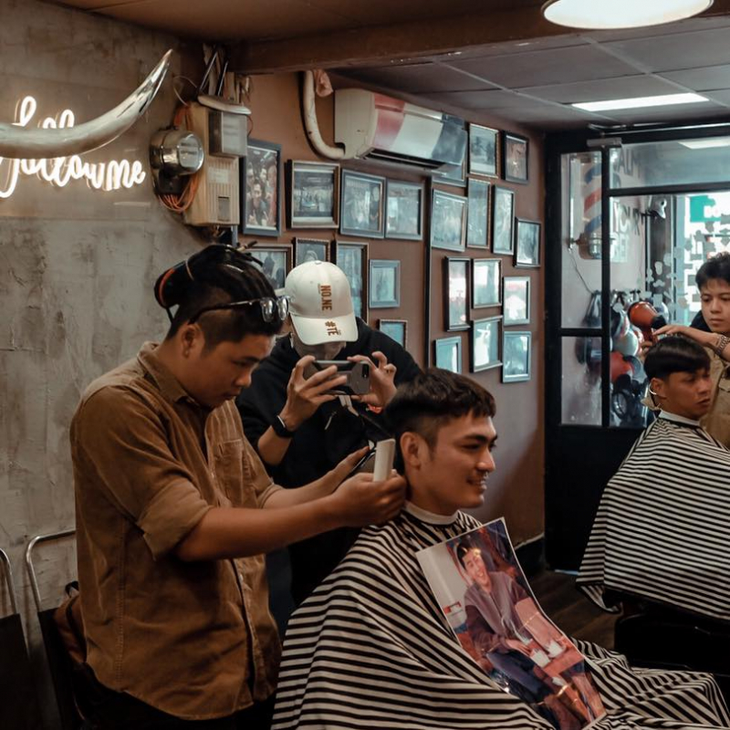 Hair stylist hay Barber biết nắm bắt xu hướng hơn