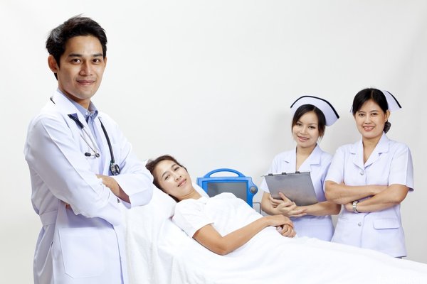 Y sĩ đa khoa là một trong những ngành học đầy tiềm năng hứa hẹn