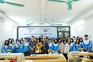 Lễ bàn giao sinh viên ngành Dược thực tập tại Công ty CP Dược phẩm và Dược liệu Hà Nội