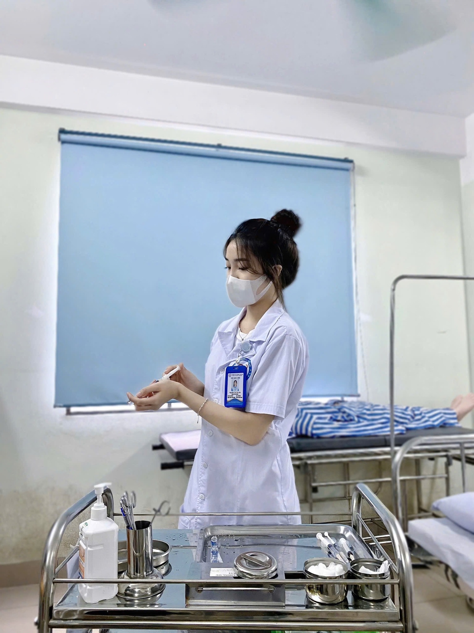 Sinh viên HMC học thực hành Điều dưỡng